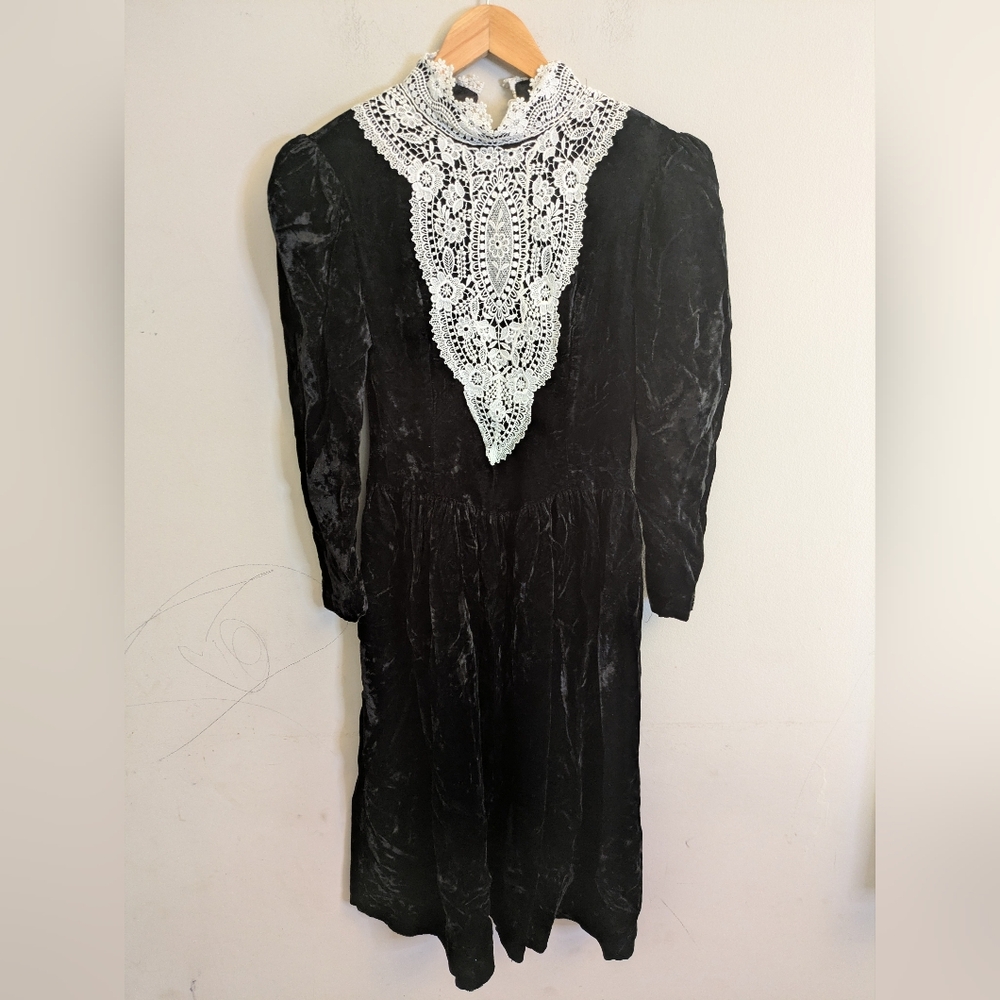 Vintage Black Crushed Velvet Victorian Lace Midi Dress Size 10